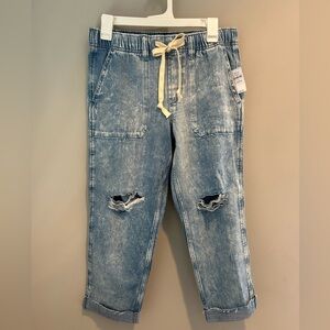 GAP women’s cropped boyfriend distressed jeans. Size S Petite. NWT